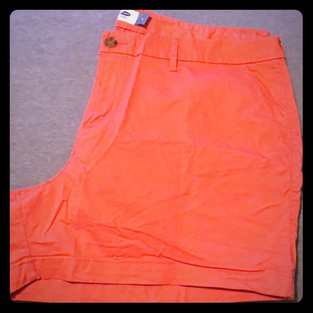Old Navy coral size 18 women’s chino shorts